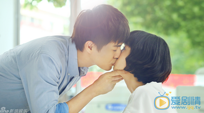 《致我们终将逝去的青春》今晚首播 花样kiss合辑来袭