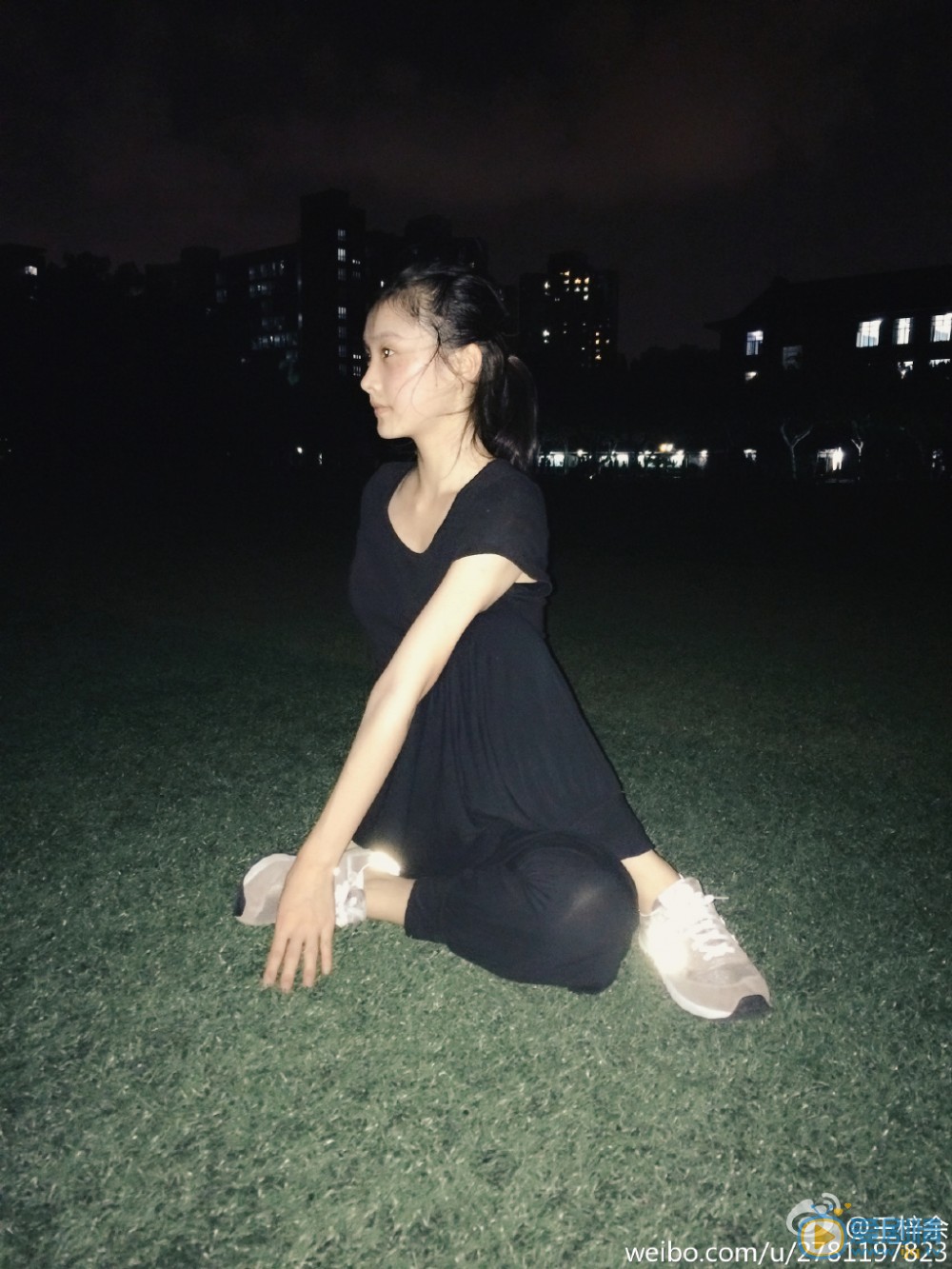 王嵛健身照 王嵛高清写真_王嵛高清剧照