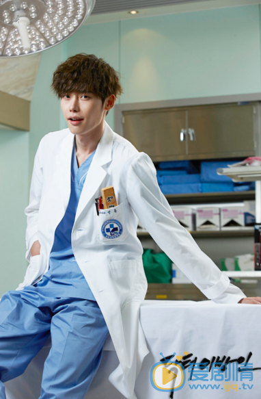 李钟硕《dctors异乡人》剧照 李钟硕doctors异乡人剧照