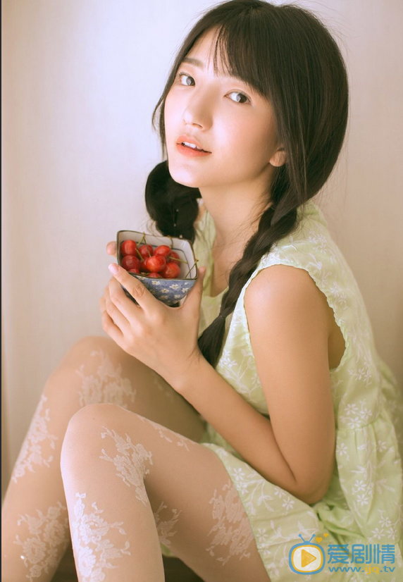 白卉子夏日清甜写真 白卉子高清写真_白卉子高清剧照