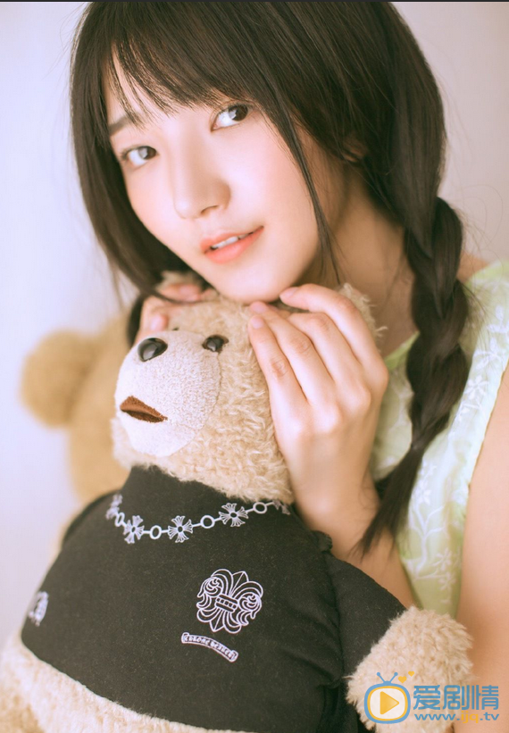 白卉子夏日清甜写真 白卉子高清写真_白卉子高清剧照