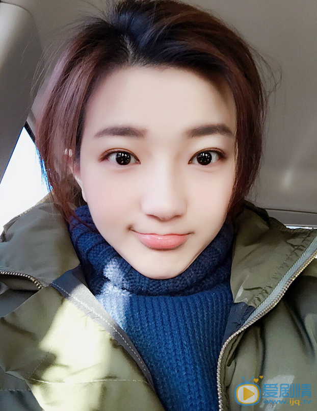 白卉子卖萌照 白卉子高清写真_白卉子高清剧照