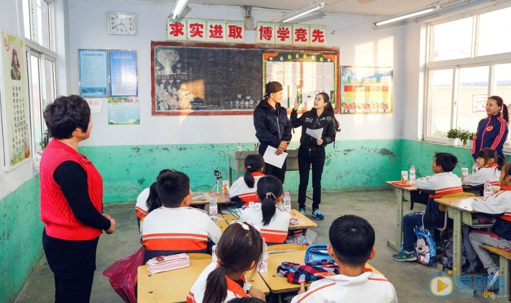 杨颖公益活动照 杨颖高清写真_杨颖高清剧照