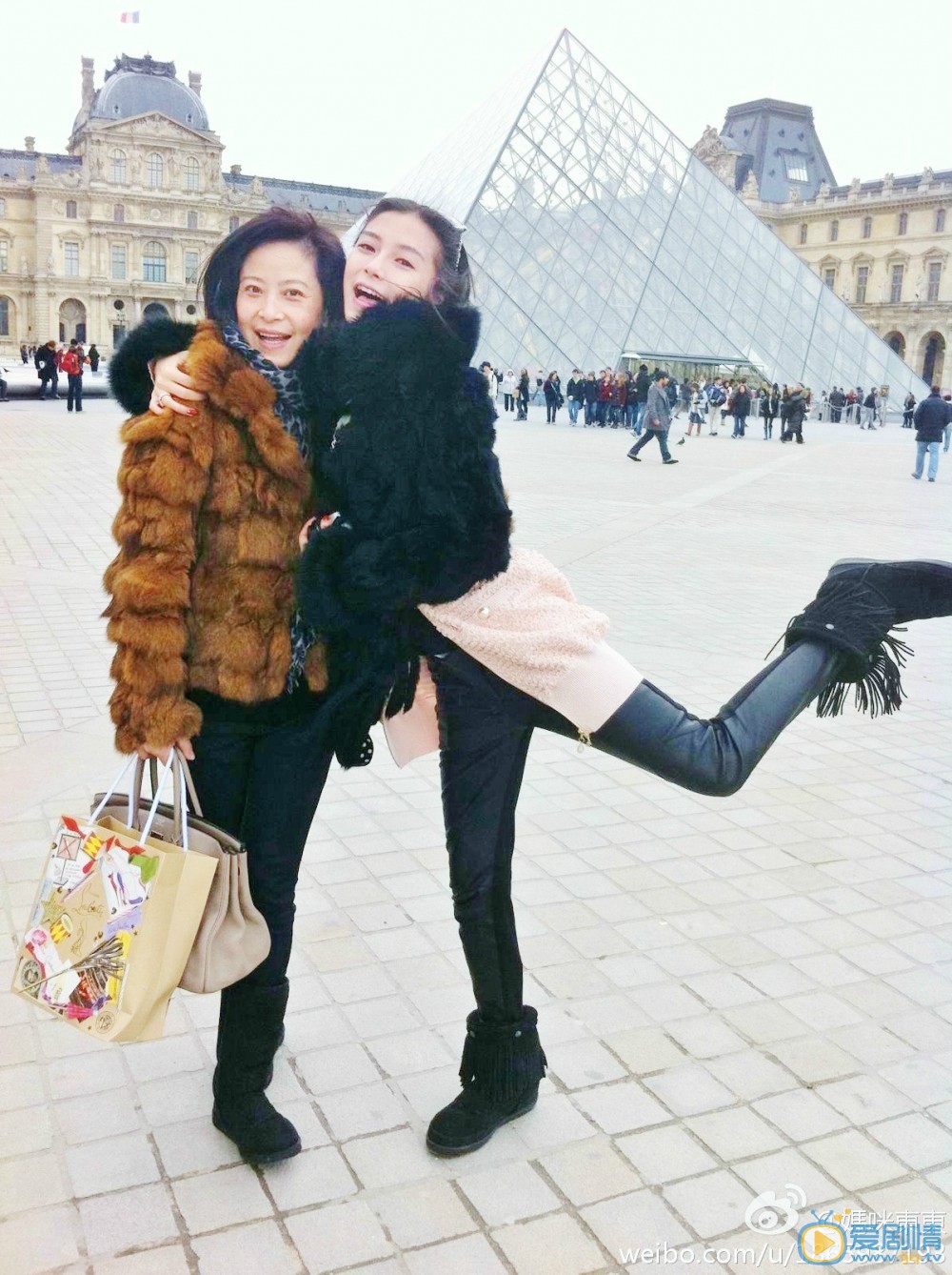 杨颖家人合照 杨颖高清写真_杨颖高清剧照