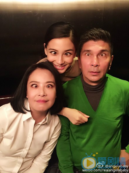 杨颖家人合照 杨颖高清写真_杨颖高清剧照