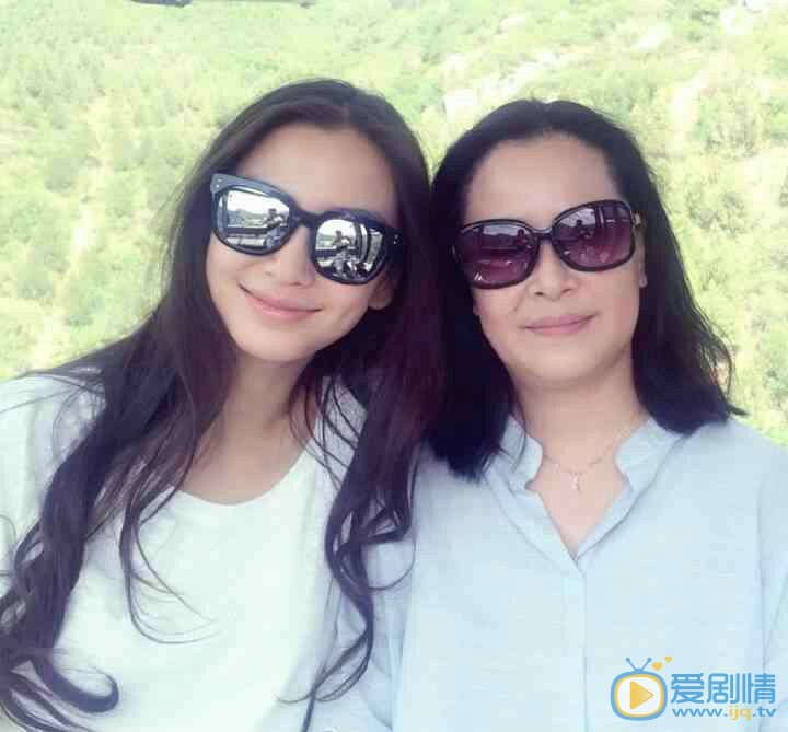 杨颖家人合照 杨颖高清写真_杨颖高清剧照