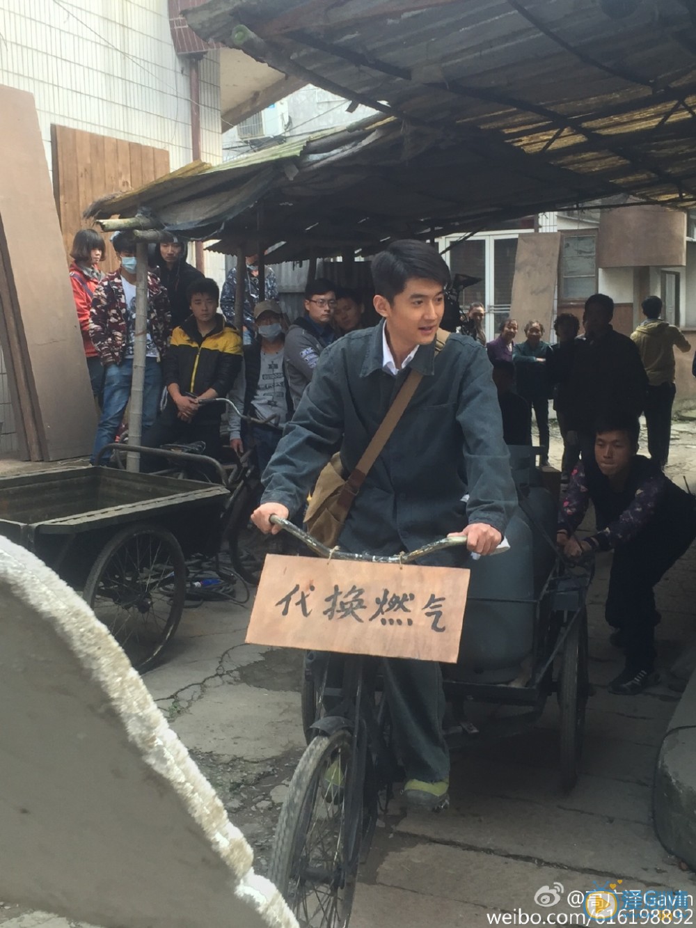 高广泽养个孩子不容易剧照 高广泽高清写真_高广泽高清剧照