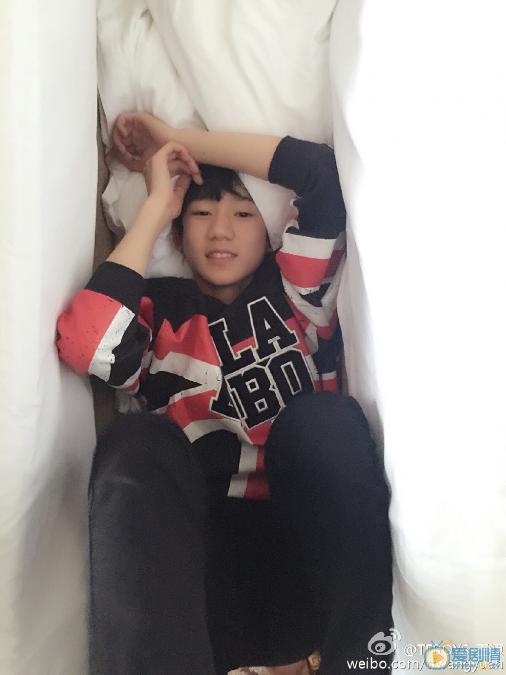 王源卖萌照 王源高清写真_王源高清剧照