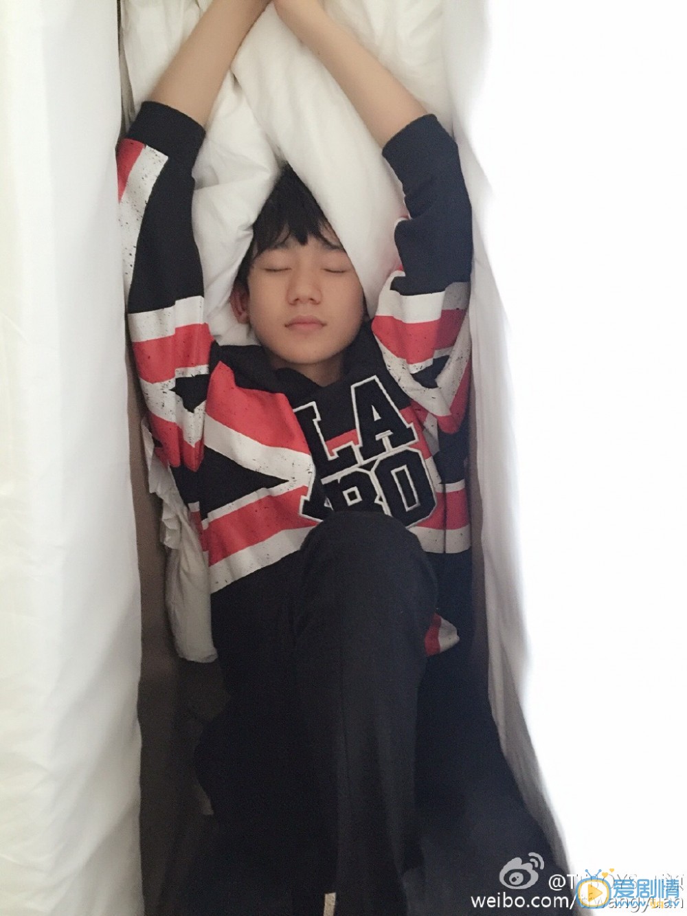 王源卖萌照 王源高清写真_王源高清剧照