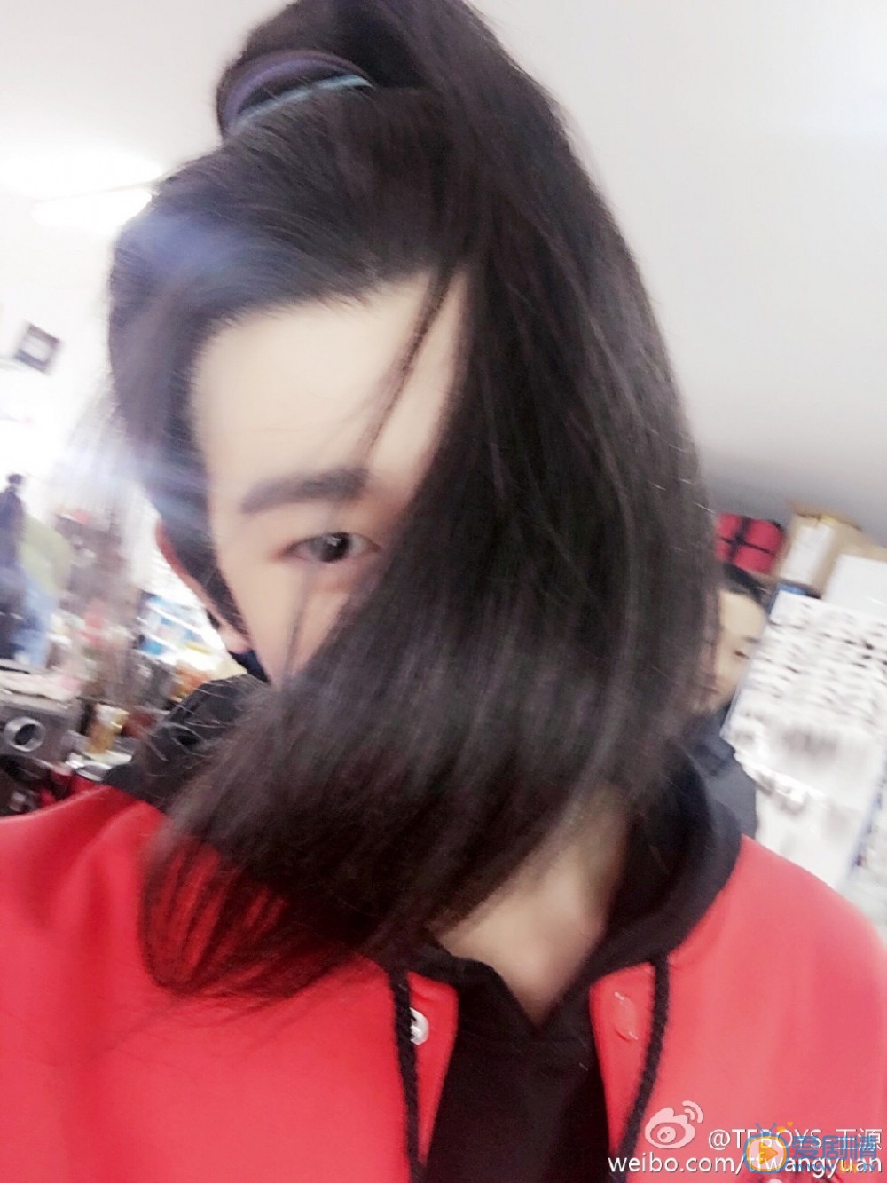 王源卖萌照 王源高清写真_王源高清剧照