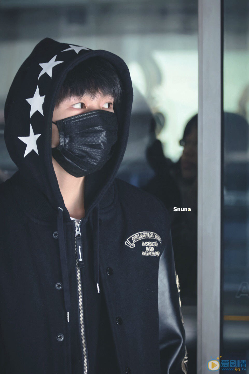 王源机场照 王源高清写真_王源高清剧照