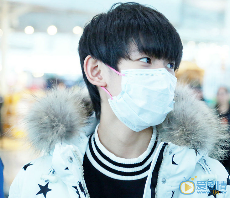 王源机场照 王源高清写真_王源高清剧照