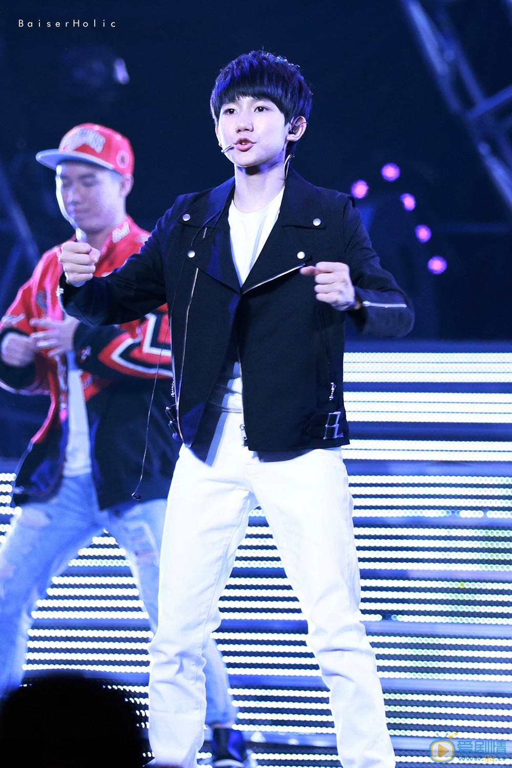 王源演出照 王源高清写真_王源高清剧照