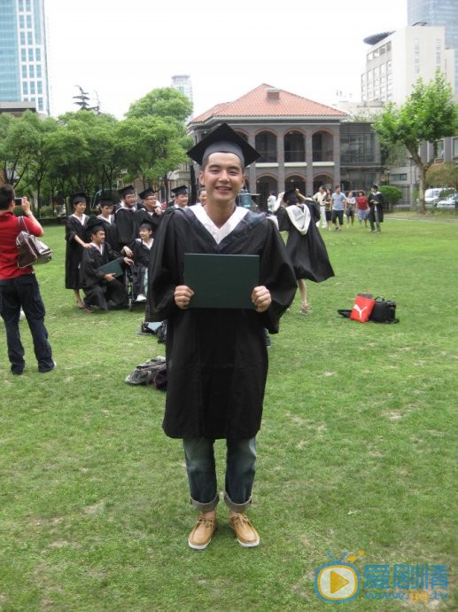 金世佳青涩学生时代 金世佳高清写真_金世佳高清剧照