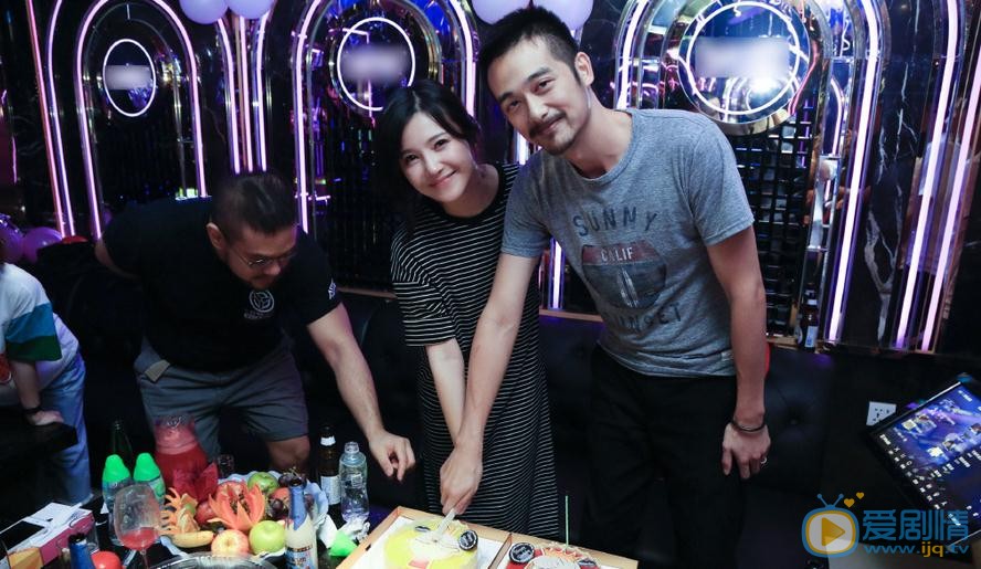 杨子姗和老公吴中天秀恩爱 杨子姗高清写真_杨子姗高清剧照