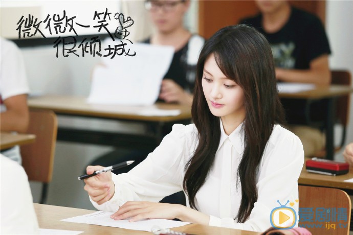 《微微一笑很倾城》谁是你心中的微微？郑爽PKangelababy 完胜