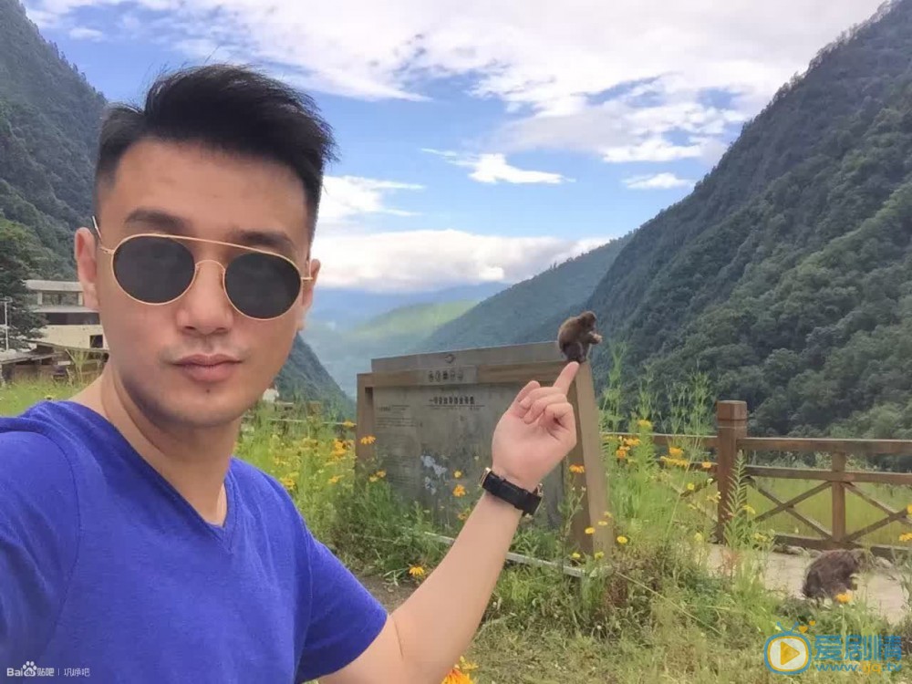 巩峥旅游照 巩峥高清写真_巩峥高清剧照