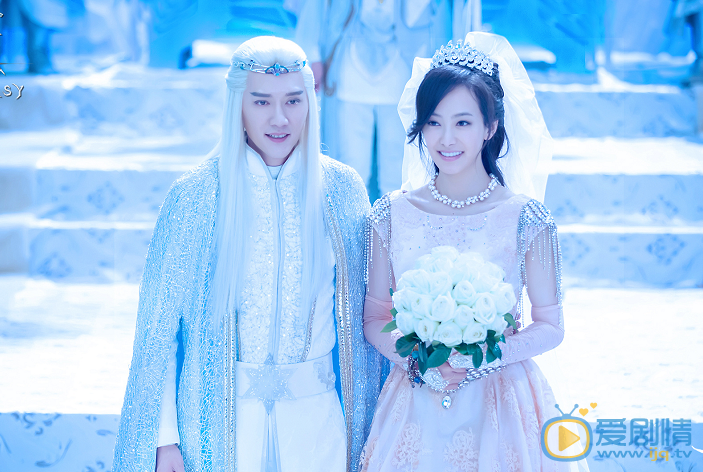  《幻城》明晚震撼开播 冯绍峰宋茜婚纱美照曝光