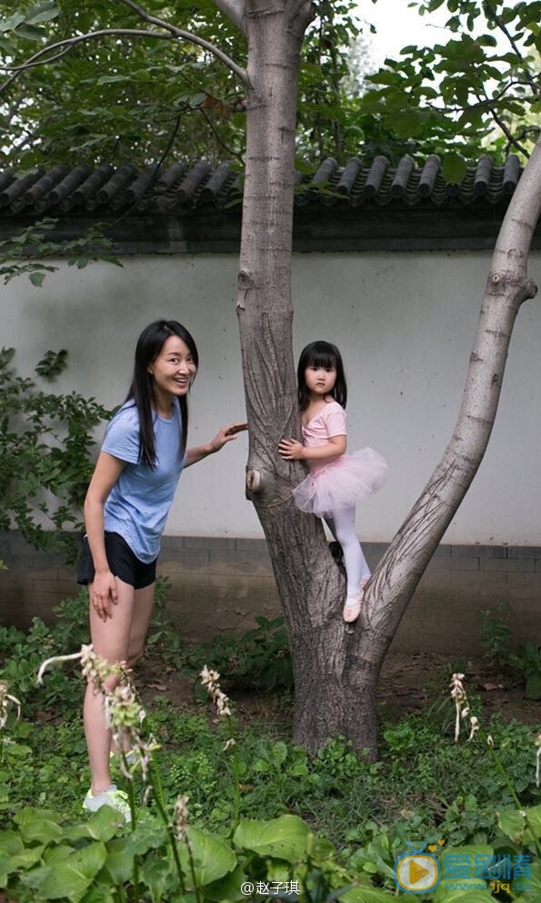 赵子琪母女合照 赵子琪高清写真_赵子琪高清剧照