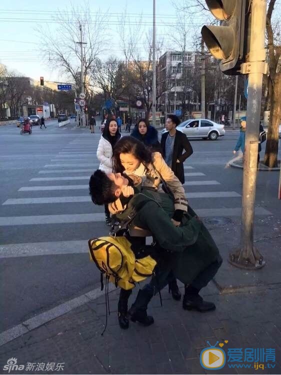 盛一伦张天爱盛一伦亲吻照 盛一伦高清写真_盛一伦高清剧照