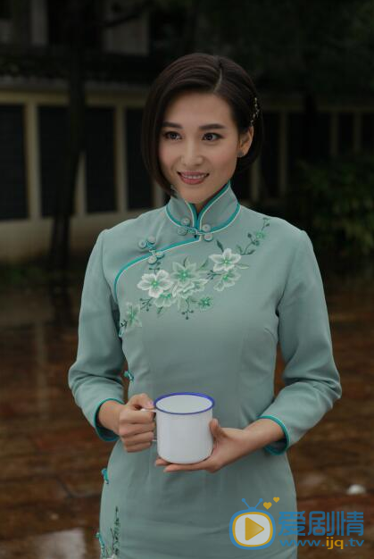 我的爱情撞上了战争余霞剧照