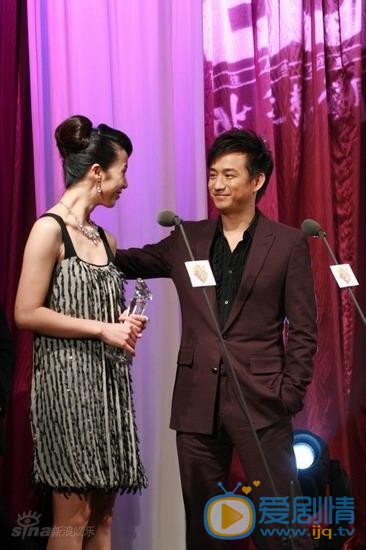 黄磊颁奖典礼照 黄磊高清写真_黄磊高清剧照