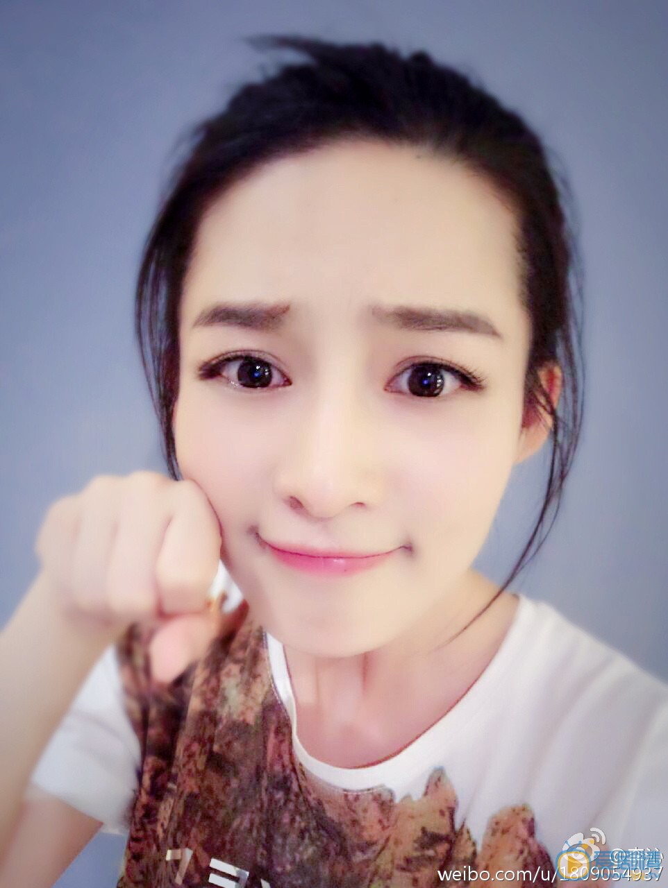 李沁卖萌照 李沁高清写真_李沁高清剧照