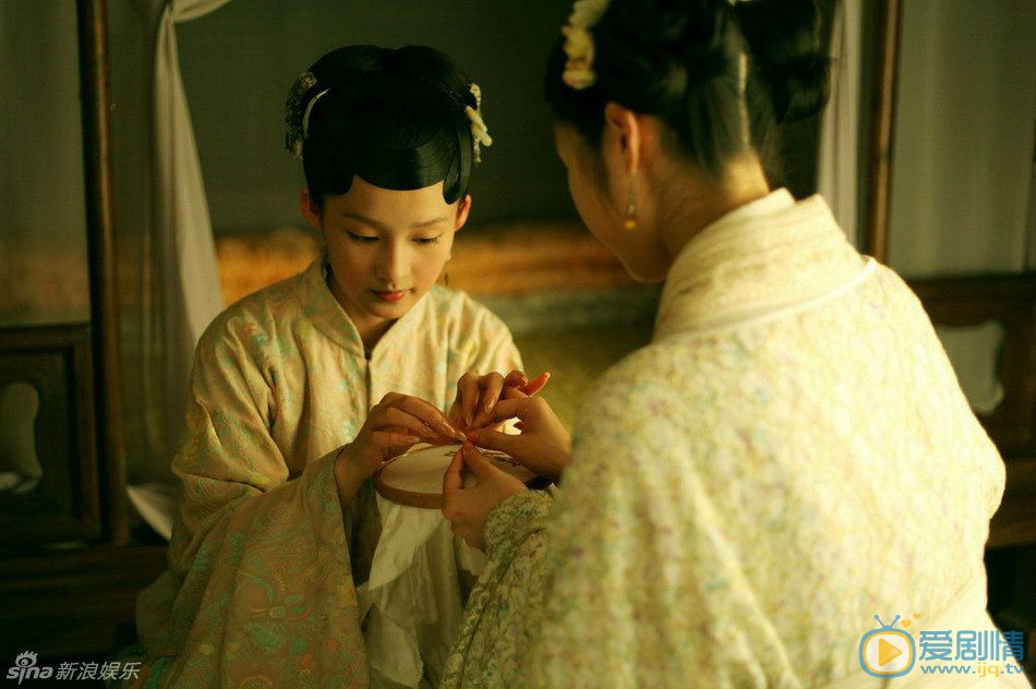 李沁《新版红楼梦》剧照 李沁高清写真_李沁高清剧照