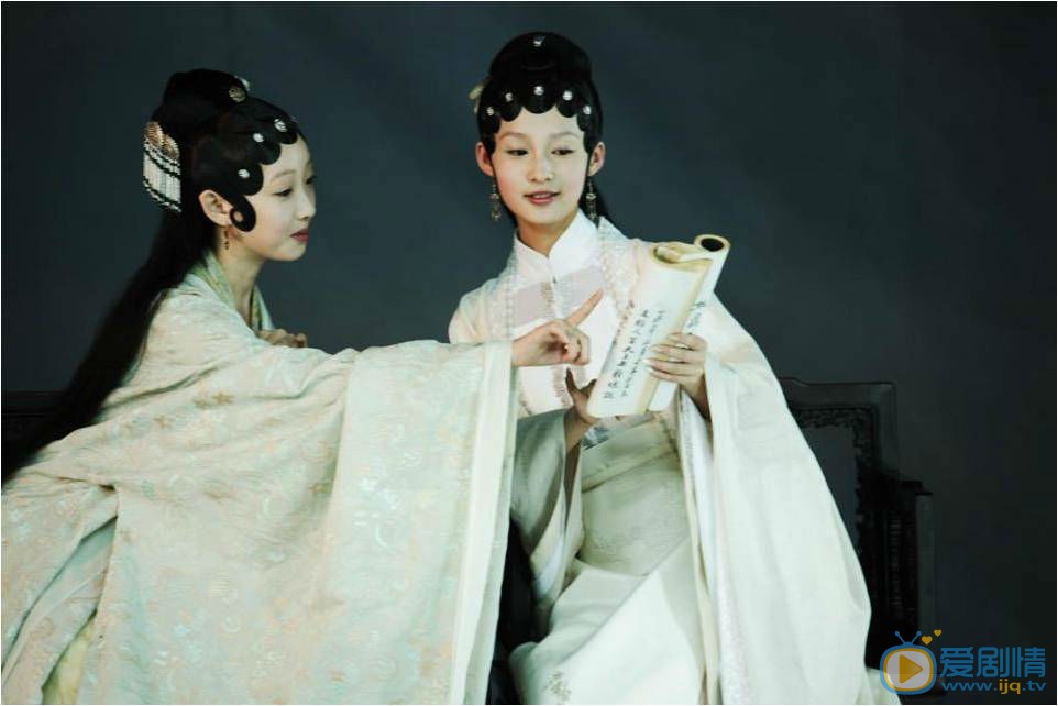 李沁《新版红楼梦》剧照 李沁高清写真_李沁高清剧照