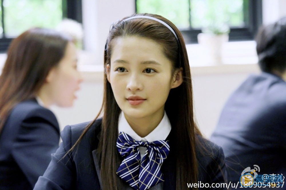 李沁《原来你还在这里》剧照 李沁高清写真_李沁高清剧照