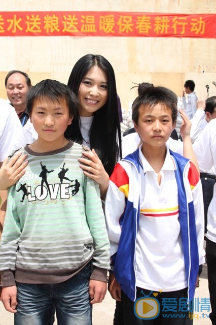 丹琳公益活动照 丹琳高清写真_丹琳高清剧照