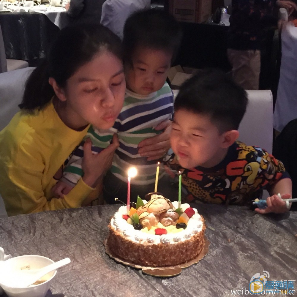 胡可亲子照 胡可高清写真_胡可高清剧照