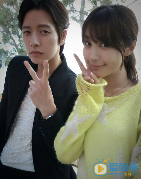 李菲儿与人合照 李菲儿高清写真_李菲儿高清剧照