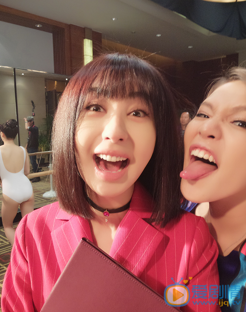 李菲儿与人合照 与人合照