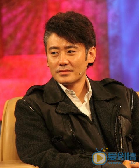 吴秀波电视访谈节目照 吴秀波高清写真_吴秀波高清剧照