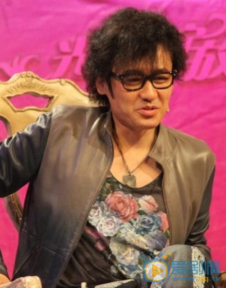 吴秀波电视访谈节目照 吴秀波高清写真_吴秀波高清剧照