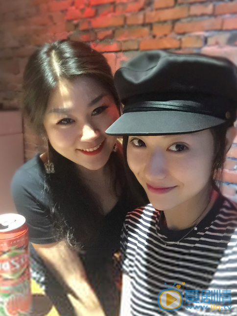 白冰与友人合照 与友人合照