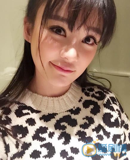 袁姗姗嘟嘴卖萌照 袁姗姗高清写真_袁姗姗高清剧照