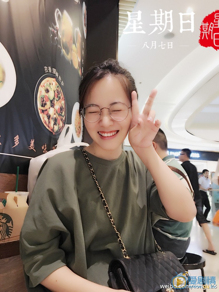 电视剧麻雀中柳美娜扮演者刘珈彤生活照