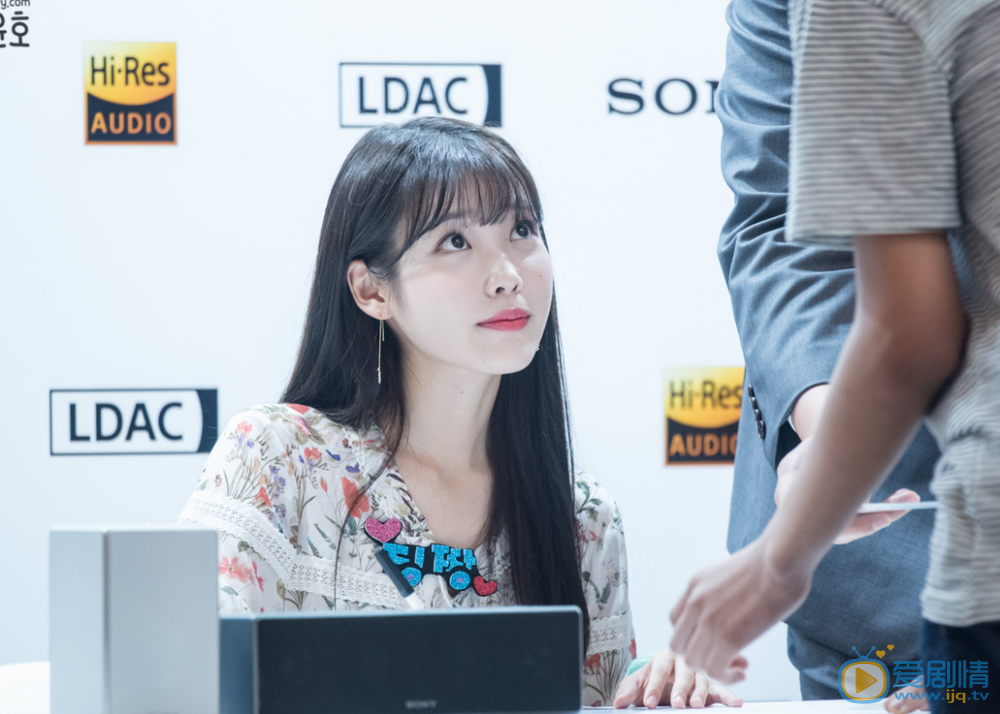 李智恩签名会 李智恩高清写真_李智恩高清剧照