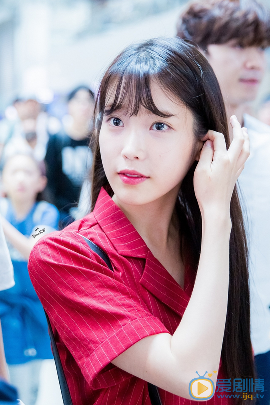 李智恩机场 李智恩高清写真_李智恩高清剧照