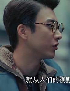 老九门青乌子是谁？齐铁嘴为什么对着墓志铭三叩九拜？齐铁嘴和青乌子有什么关系？