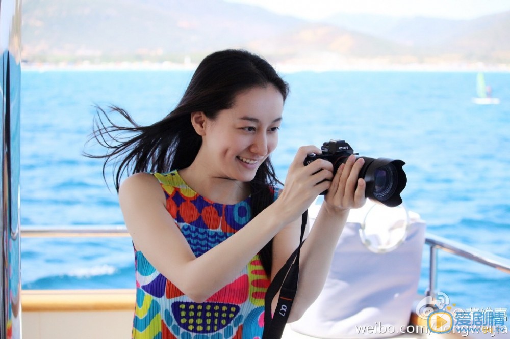 董维嘉海洋沙滩 董维嘉高清写真_董维嘉高清剧照