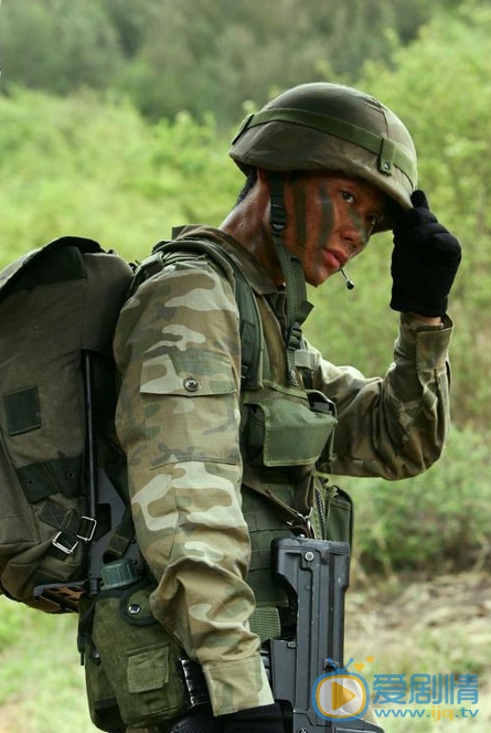 李晨《士兵突击》剧照 李晨高清写真_李晨高清剧照