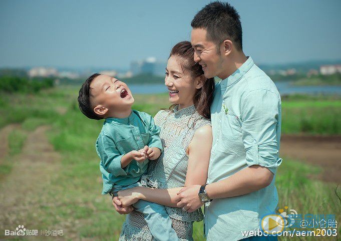 沙溢家庭合照 沙溢高清写真_沙溢高清剧照