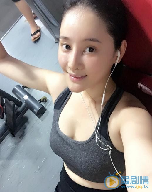 牛丽燕生活照 牛丽燕高清写真_牛丽燕高清剧照