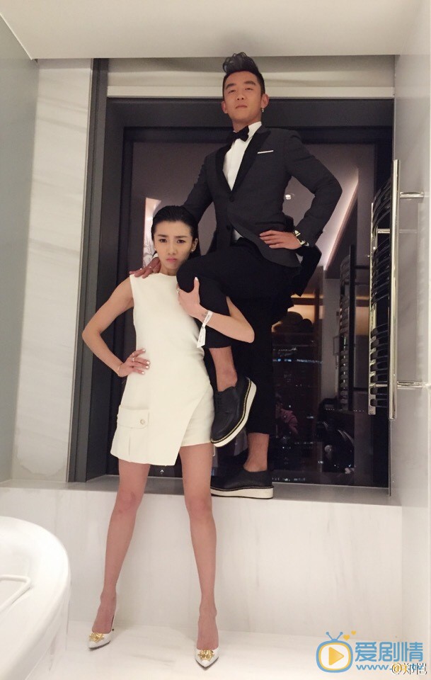 郑恺郑恺女友程晓玥 郑恺高清写真_郑恺高清剧照