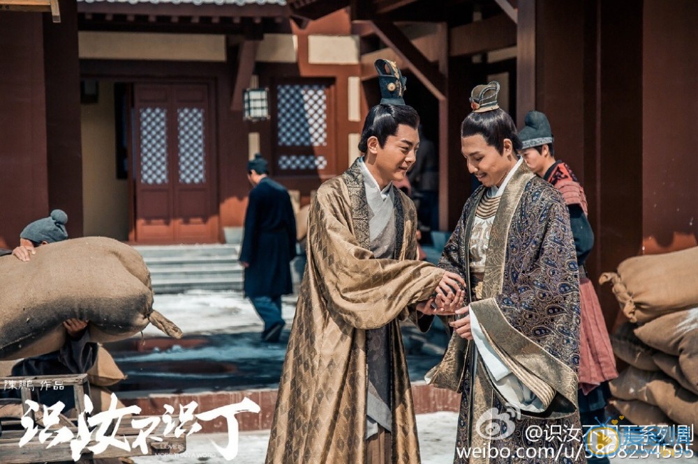 识汝不识丁金师爷怎么愿意辅佐陶墨了吗？陶墨是怎么说服他的？