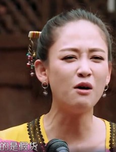 我们来了陈乔恩为什么会说奚梦瑶带的蓝宝石项链是假货？