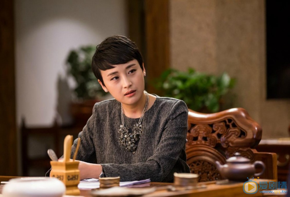 卧虎李菲菲剧照 